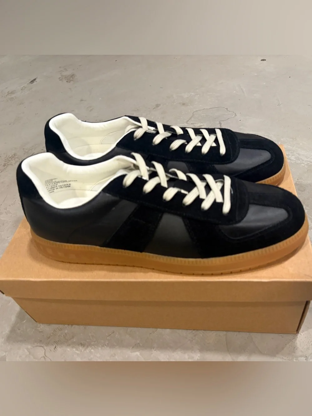 STEVE MADDEN Dixon Men's Black Leather Low-Top Sneakers with Gum Sole sz11